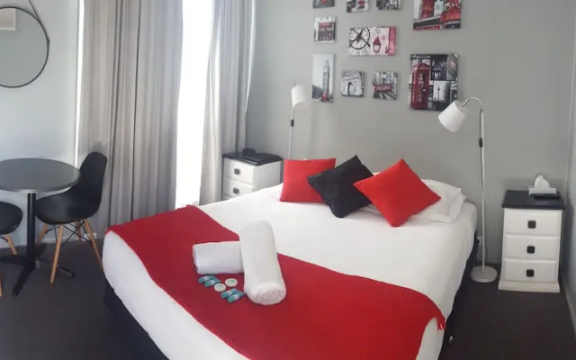 Town House Motor Inn