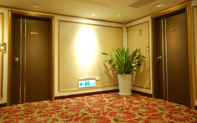 Kiwi Express Hotel Mrt Wen Xin Feng Chia Branch 1