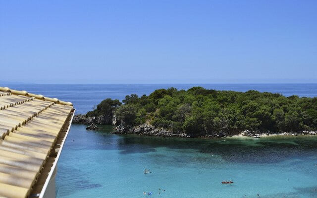 Prima Vista Beachfront Boutique Hotel