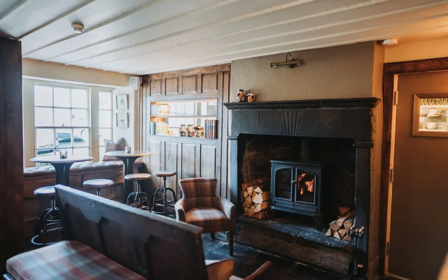 Assherton Arms