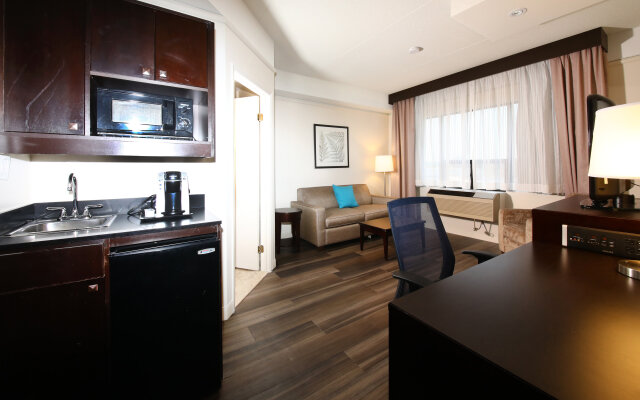 Holiday Inn & Suites Windsor Ambassador Bridge by IHG