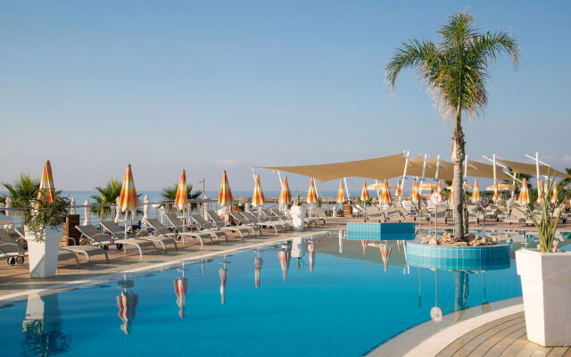 Asterias Beach Hotel