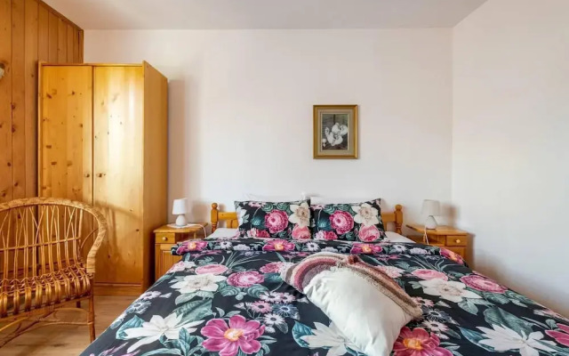 Lovely 5-bed Authentic House in the Arbanasi