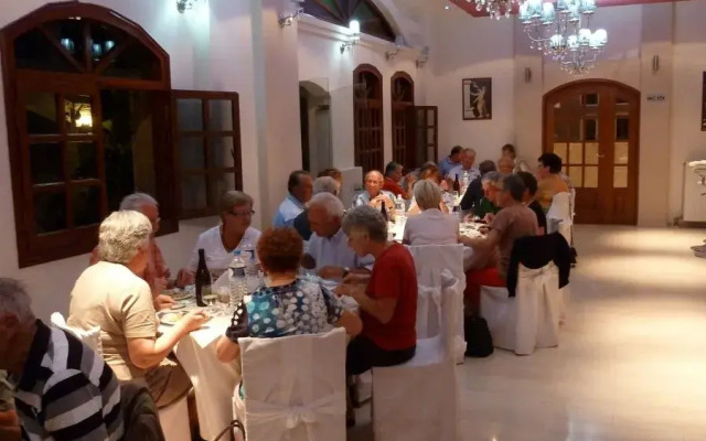 Kaiafas Lake Hotel