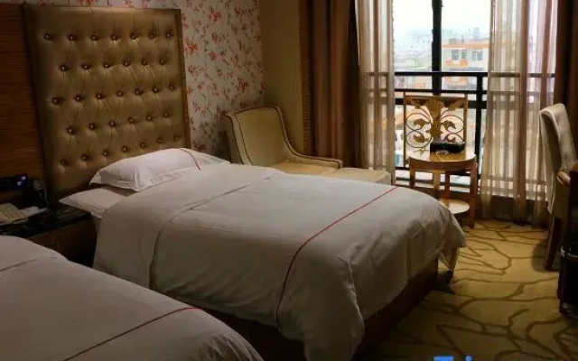 Hualong 168 Hotel