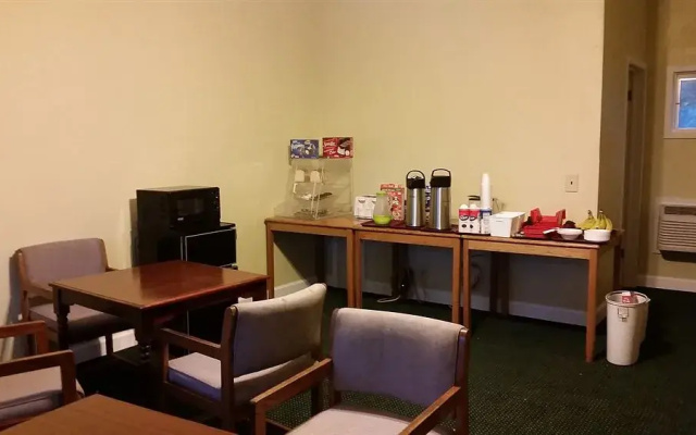 Rapids Inn and Suites