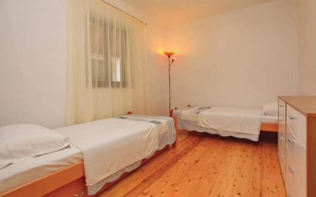 Awesome Home in Trstenik With Wifi and 4 Bedrooms