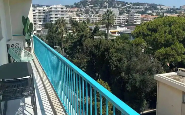 Modern Apartment - 3br- 6P - Palm Beah