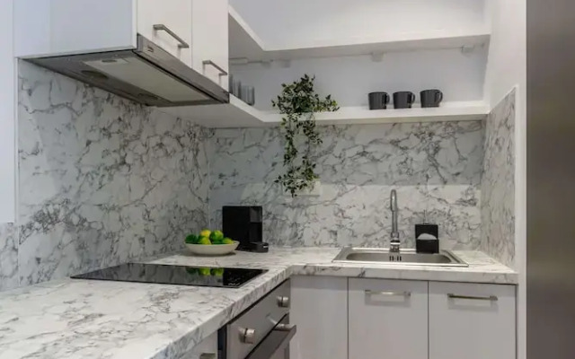 Modern Suite on Historic Calea Victoriei