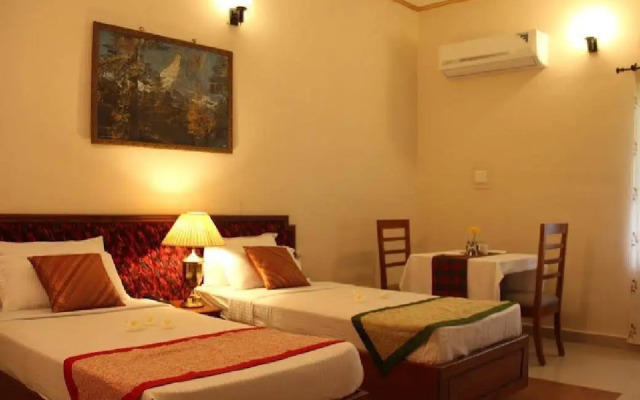 Issacs The Resort