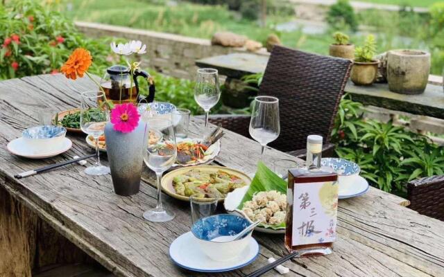 Moshang Yingshuijian Holiday Guesthouse