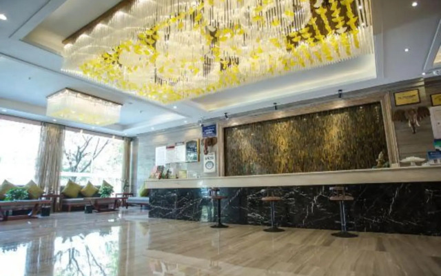 Langshen Hotel (Xichang Torch Square Haihe Sky Street)