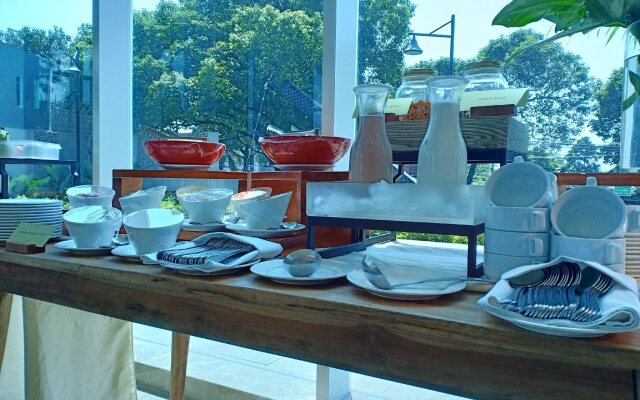 Azana Suite Hotel Antasari