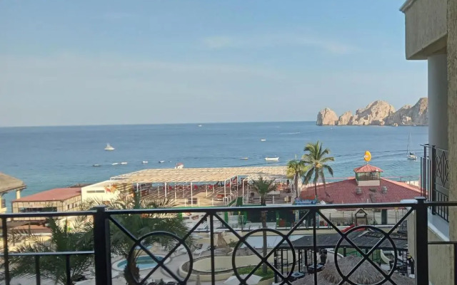 One Bedroom Ocean Front Suite on Medano Beach