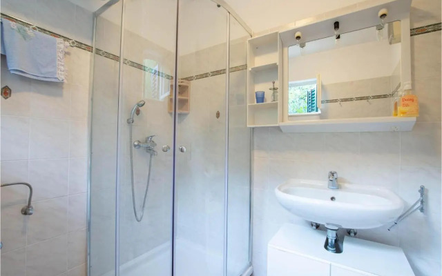 Holiday home Mala Lozna II