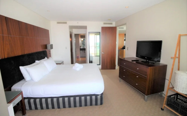 Seascape Apartment (Pullman 10D)