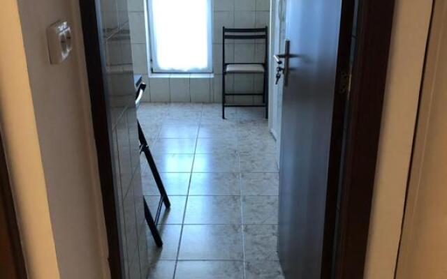 Strada Nerva Traian 11 Garsoniera