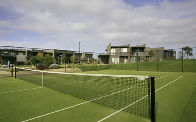 3 Bedroom Condo - Access to Pool Torquay