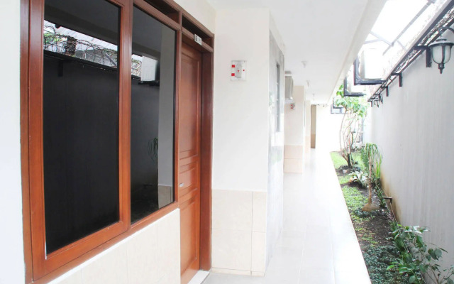 OYO 1699 Verona Residence