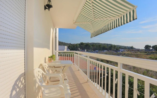 Lias - With Restaurant - A4