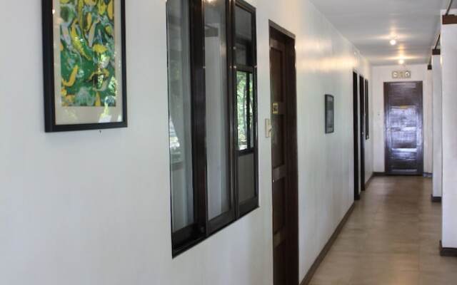 Laiya White Cove Beach Resort