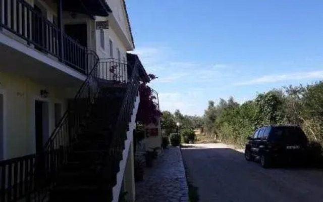 Villaggio Studios & Apartments