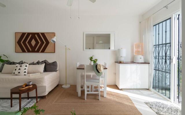 Perfect Cozy Vacation Home Just 2 Miles From the beach