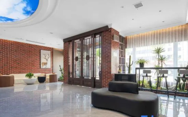 Qieman Theme Hotel (Shangqiu Railway Station Normal College)