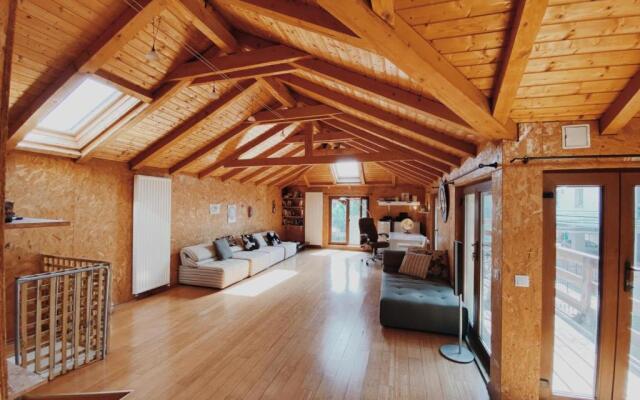 A cheerful 3bedroom villa, with free parking.
