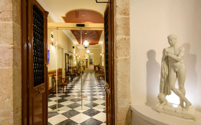 Halepa Hotel
