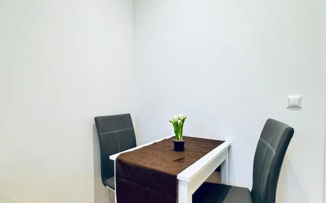 Lovely 4BR Apt Near Kaufpark Alterlaa