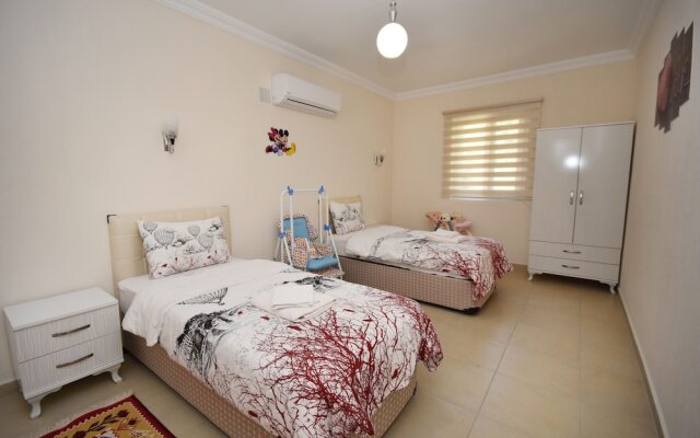 Villa Tema by Helaltatilvillari