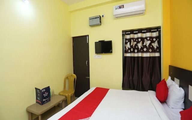Hotel Blue Moon By OYO Rooms