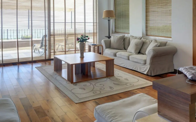 Lighthouse Luxe Estate Apart & Villas