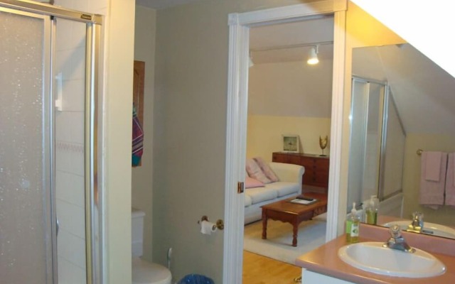 Downtown Bed And Breakfast