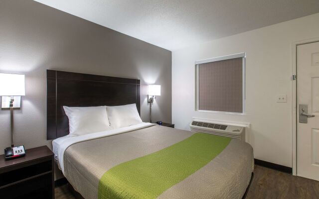 Studio 6 Greenville, SC - I-85 Near Downtown