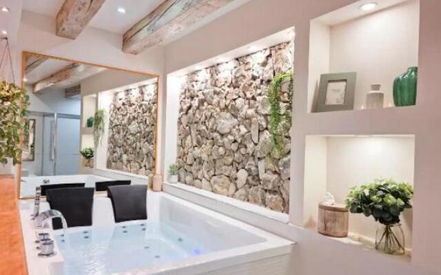 Majord'Home Spa 4* - Le Bonbon -Cœur Vieille Ville