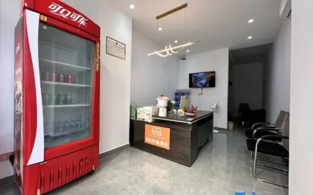 Liuliu Comfortable Lazy Style Leisure Homestay (Guangxi University Zoo)