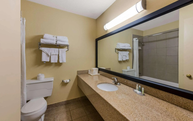 Quality Inn St. Louis Airport Hotel