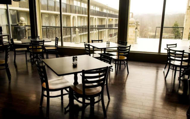 Rodeway Inn & Suites