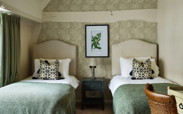 The Old Coach House - From 500 Per Night