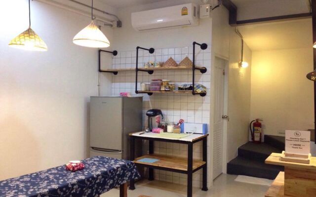 D-hub Hostel