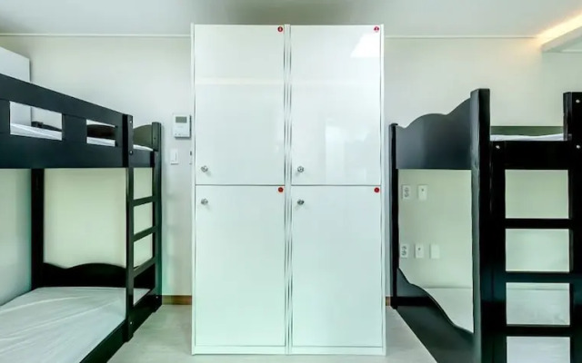 Holkae House - Hostel