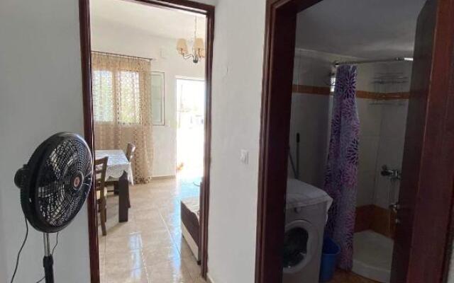 Giannis-Kleopatra House 1