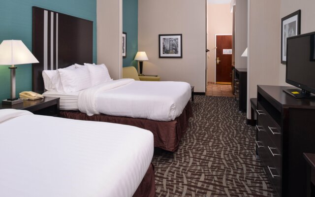 Holiday Inn Express & Suites North Lima, an IHG Hotel