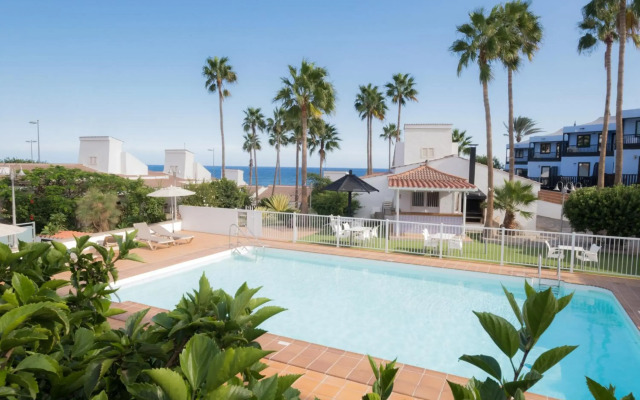 Bungalows Side Shore
