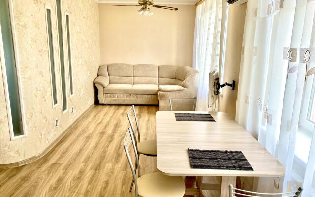 Top House (Топ Хаус) на улице Белинского