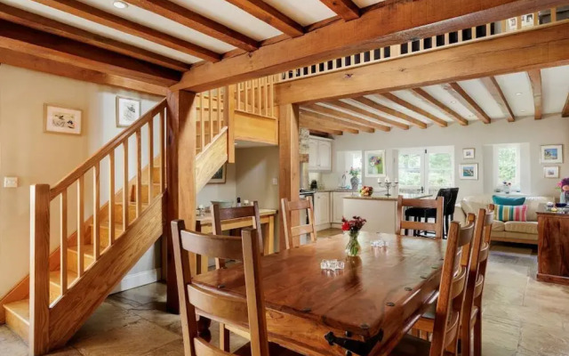 Fabulous Farmhouse in Hampshire