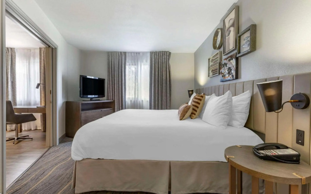 Windmill Suites Surprise - Phoenix, Ascend Hotel Collection