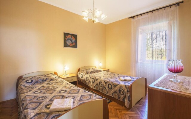 Stunning Home in Labin With 2 Bedrooms